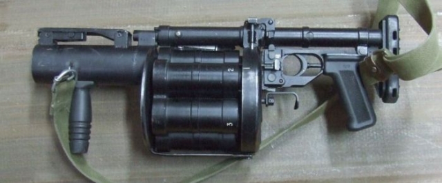 Гранатомет РГ-6 в походном положении