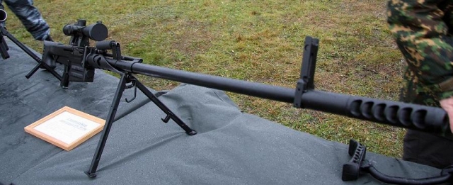 Крупнокалиберная снайперская винтовка ОСВ-96 позднего выпуска, с пластиковым прикладом